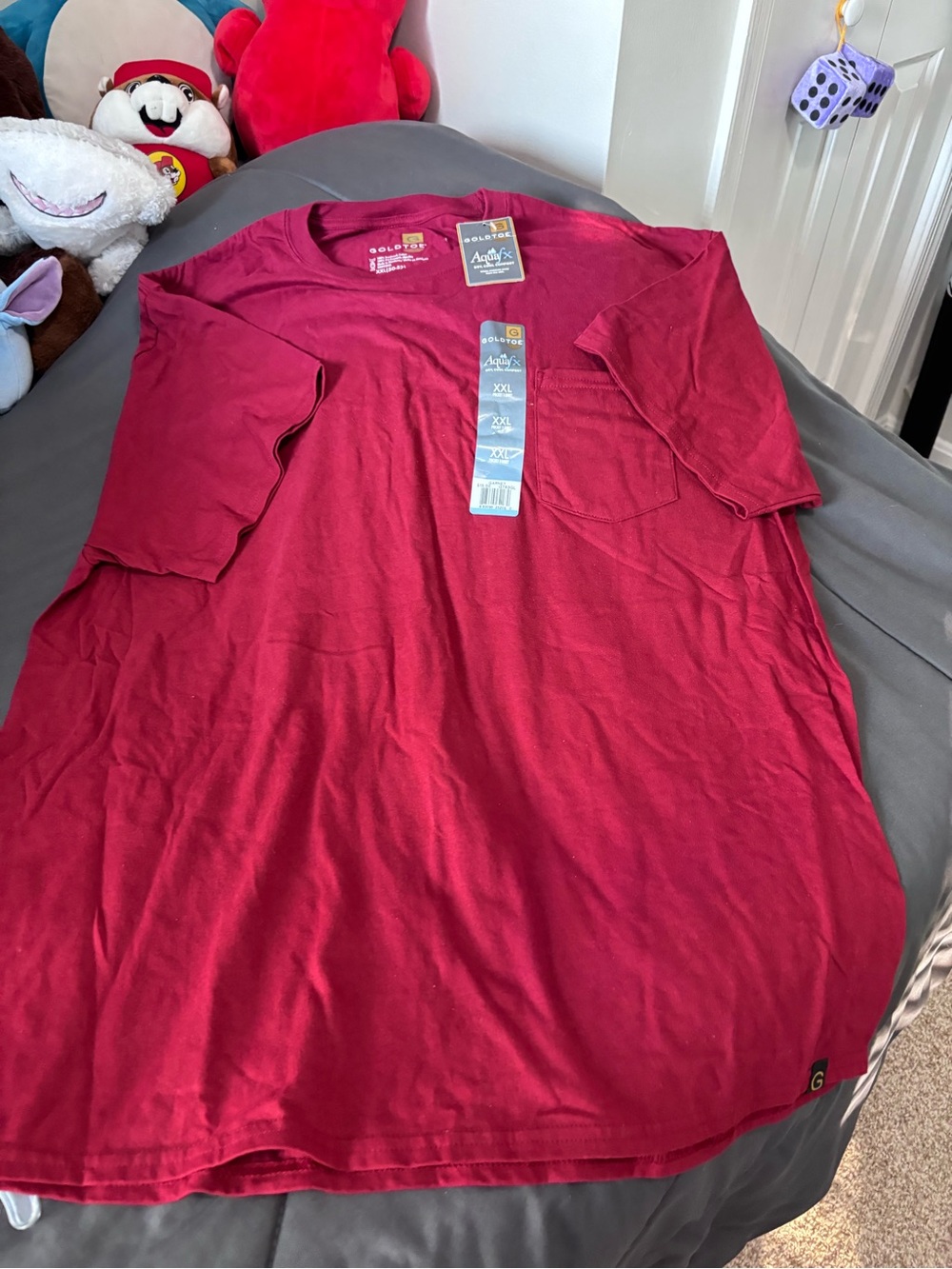 Gold Toe Short Sleeve Pocket Tee in Burgundy Red